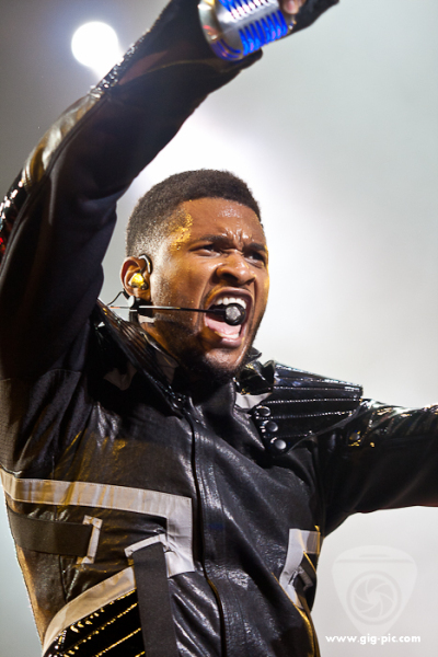 Usher-009584