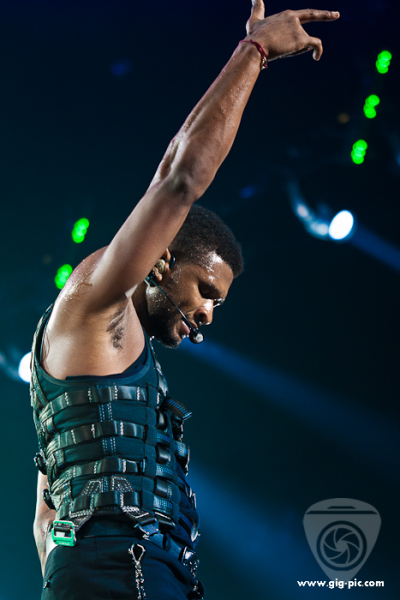 Usher-009821